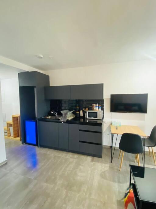 Lovely Flat In The Center 36 Leilighet Tel Aviv Eksteriør bilde