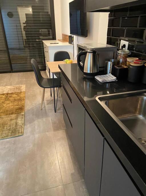 Lovely Flat In The Center 36 Leilighet Tel Aviv Eksteriør bilde